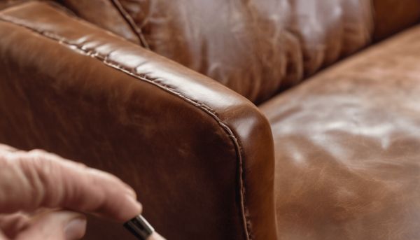 Rénover cuir rayé : solutions simples et efficaces