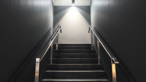 Top 5 conseils pour sélectionner des tubes inox de garde-corps
